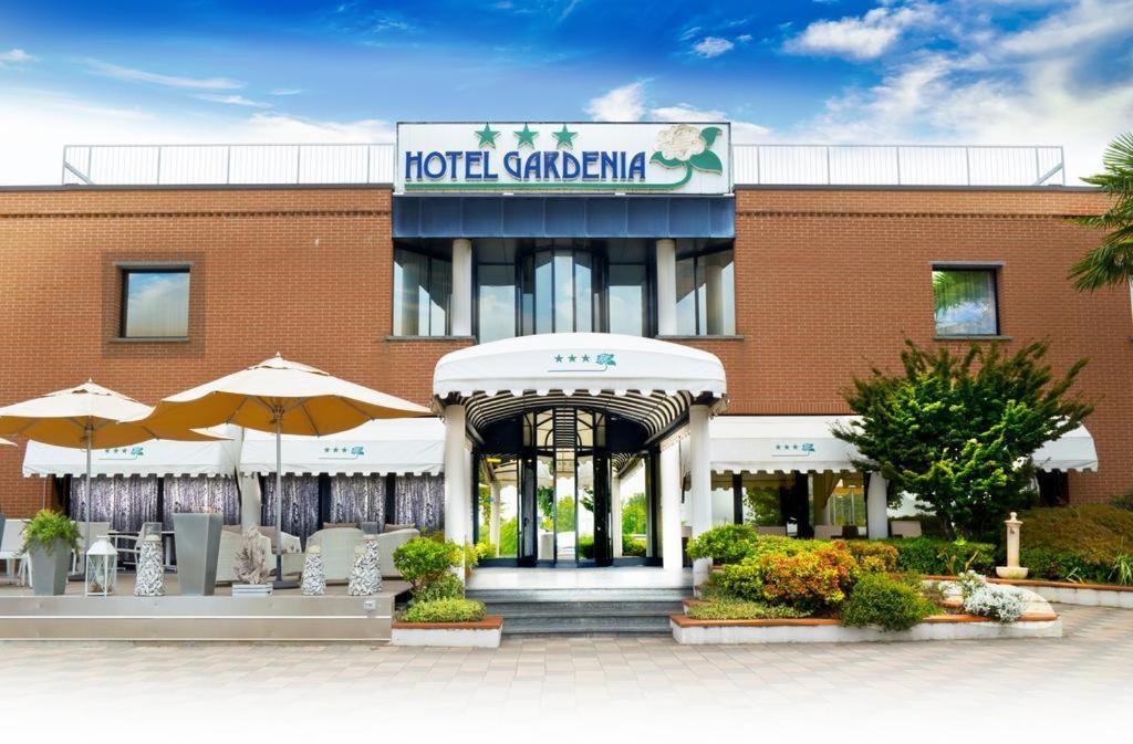Hotel Gardenia Cermenate Екстер'єр фото